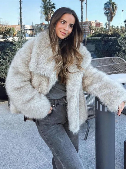 Alena | Veste en fourrure élégante
