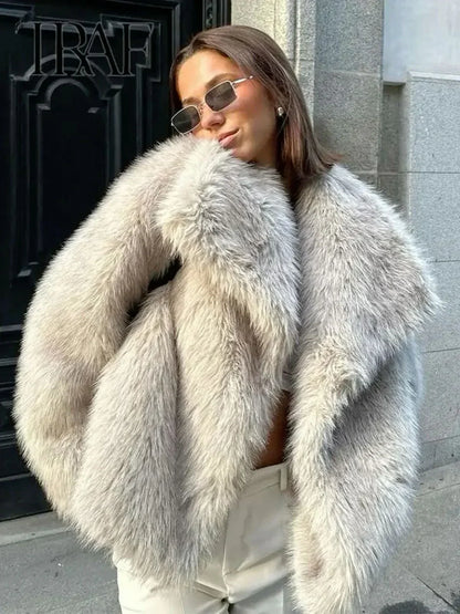 Alena | Veste en fourrure élégante
